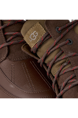 Field Boots for Cold Weather Strolls